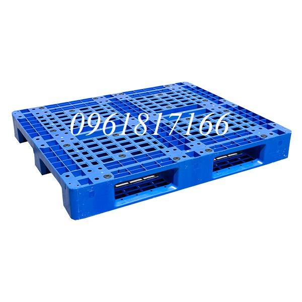 pallet nhựa 466 lõi thép